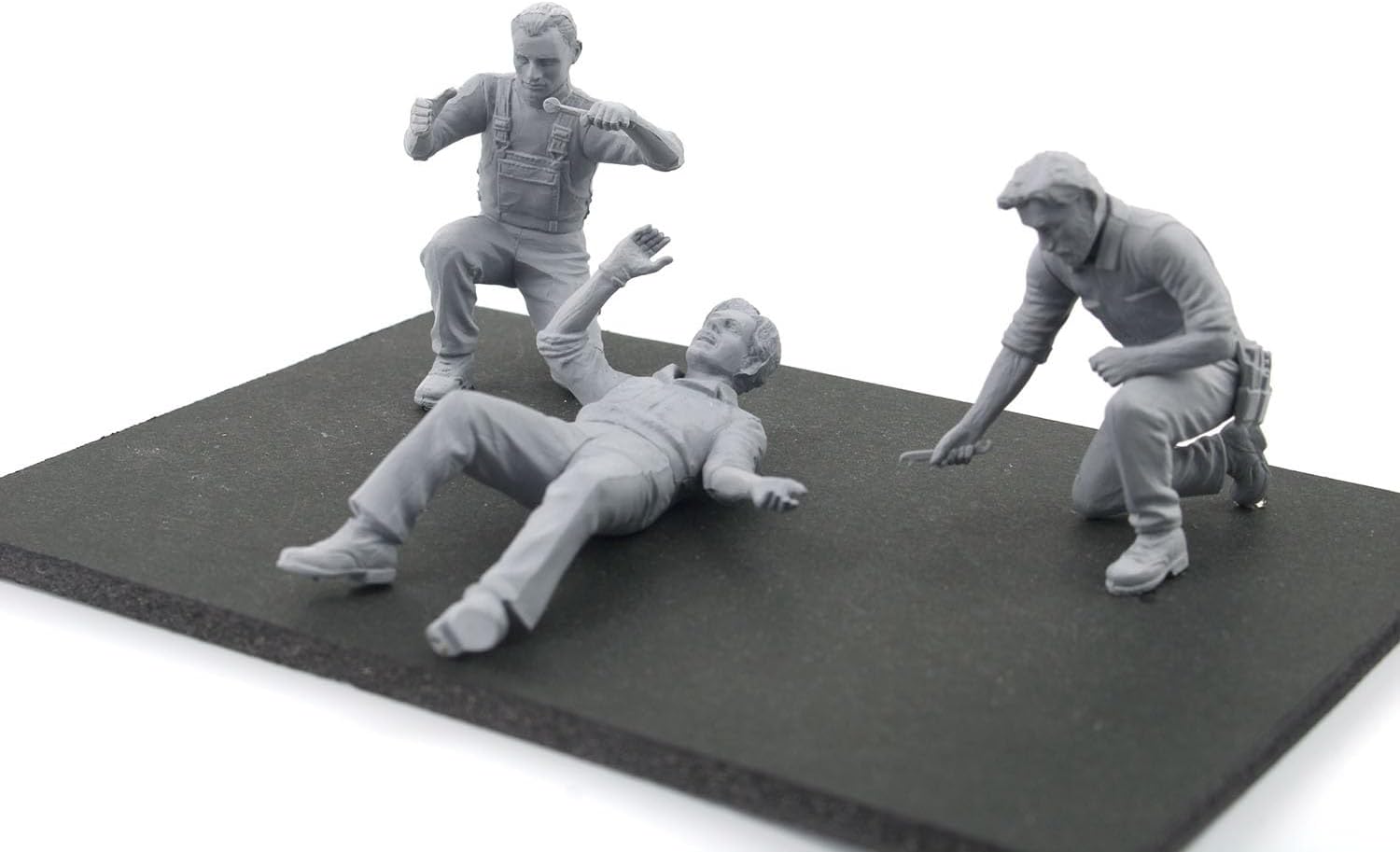 Eerel HE82755 1/24 Car Mechanic 1 Figure Set of 3 Plastic Model