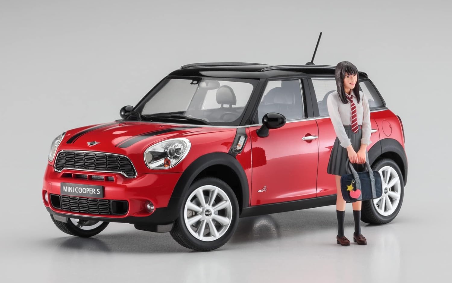 Hasegawa - 1/24 Mini Cooper Countryman All 4, Mit Figur