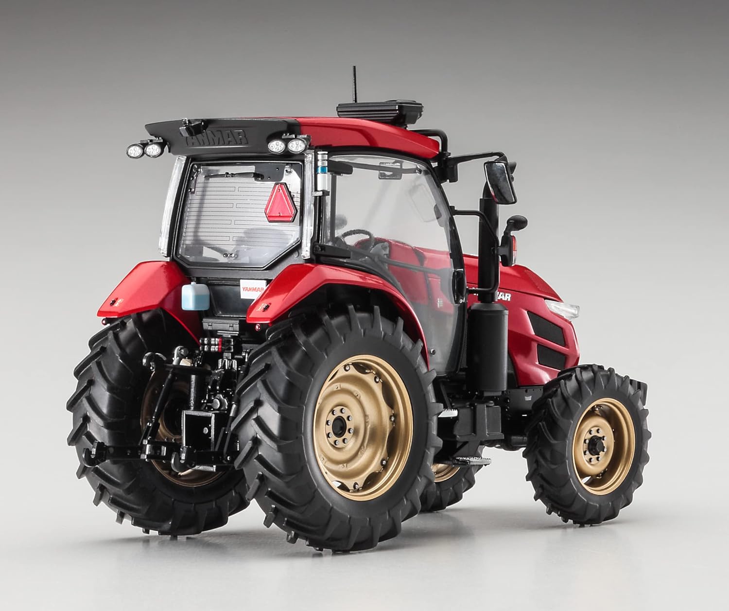 Hasegawa - 1/35  Yanmar Traktor Yt5113a, Robot Tractor