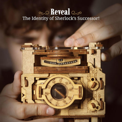 Cluebox - Escape Room In A Box - Sherlock\`s Camera