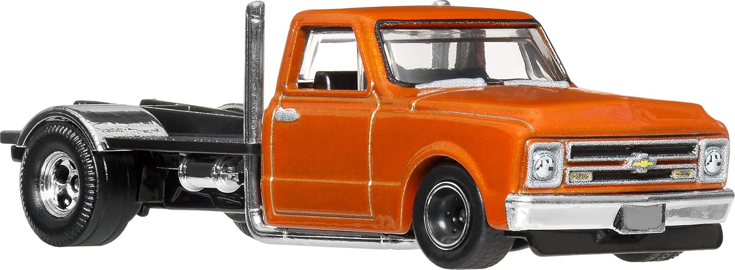 Hot Wheels Cars, Premium Fast & Furious 1:64 Scale Die-Cast Car for Collectors Inspired by Fast & Furious Movie Franchise