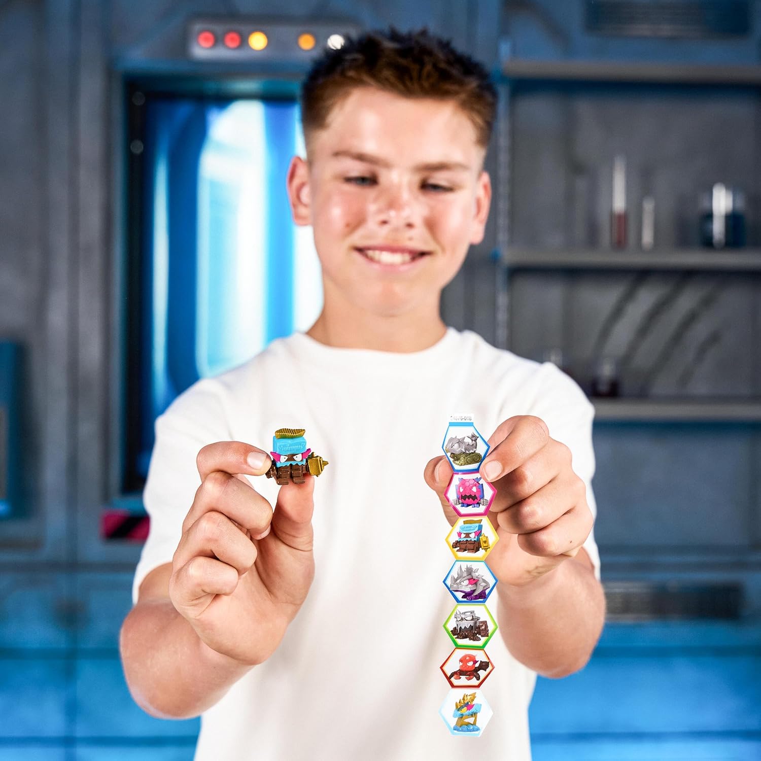 MrBeast Lab Swarms Battle Fusion Series Mega Lab Pack – Includes 14 Micro Beasts with Ultra Rare Hammerhead, 80+ to Collect, Stickers & Stackable Fusion Caps for Display