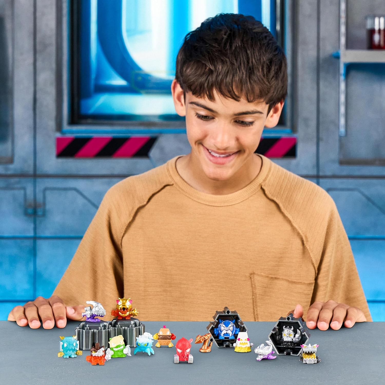 MrBeast Lab Swarms Battle Fusion Series Mega Lab Pack – Includes 14 Micro Beasts with Ultra Rare Serpent Spear, 80+ to Collect, Stickers & Stackable Fusion Caps for Display