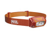 PETZL TIKKINA Stirnlampe 300 Lumen Rot LED Kopflampe wasserfest IPX4 kompakte Outdoor Lampe für Camping Wandern Jogging Arbeit