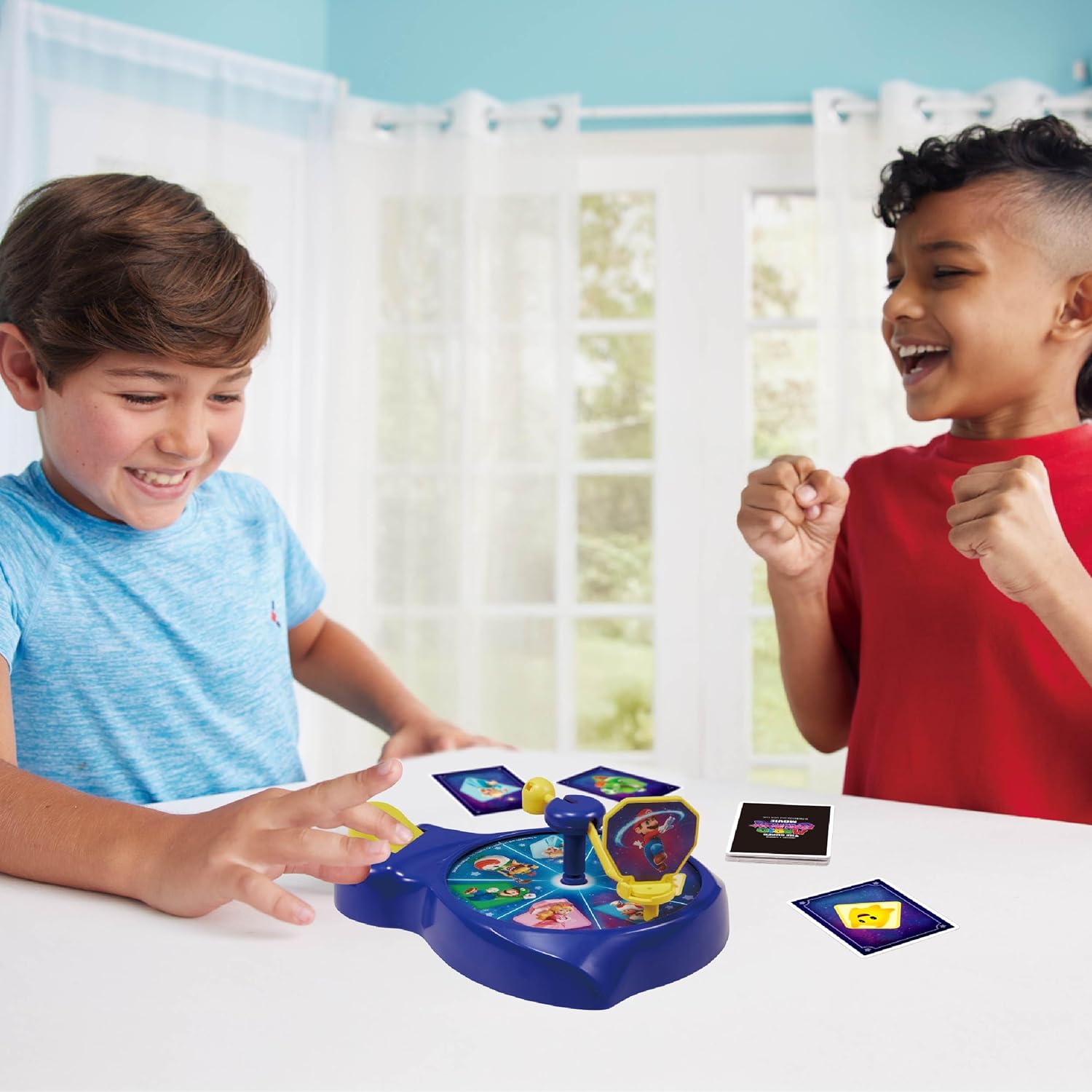 EPOCH Games SUPER MARIO -7639 THE SUPER MARIO GALAXY MOVIE Spin 'n Match Game - Party Game