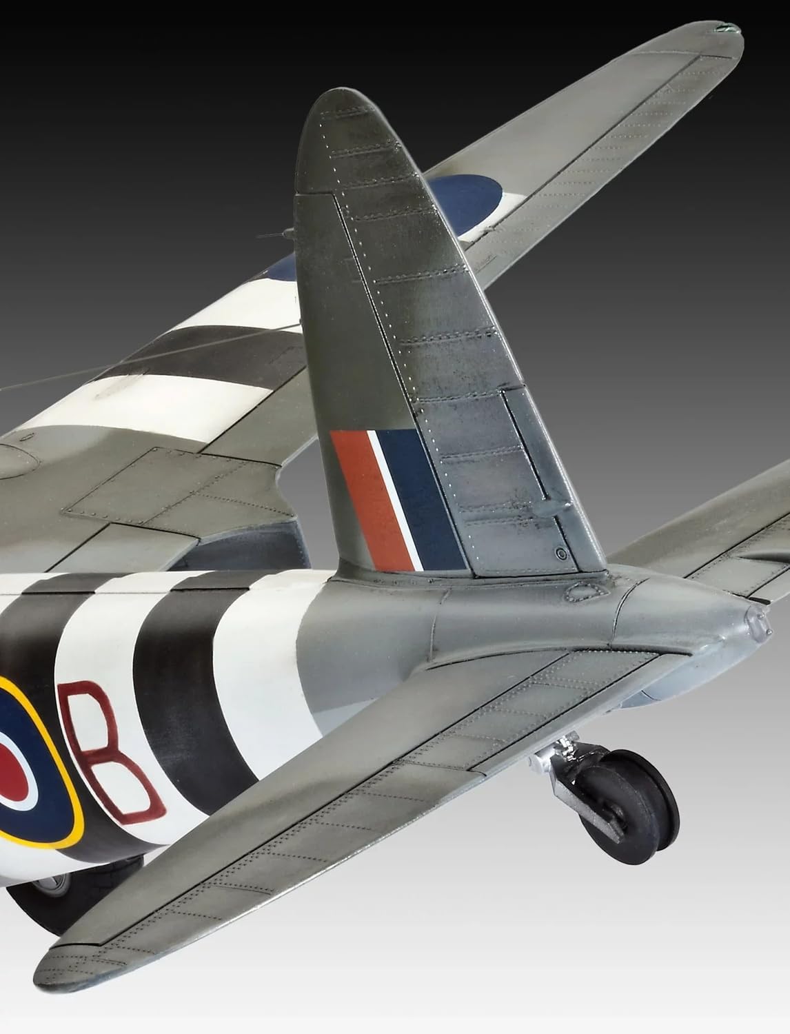 Revell Modellbausatz Flugzeug 1:32 - De Havilland MOSQUITO MK.IV im Maßstab 1:32, Level 4, originalgetreue Nachbildung mit vielen Details, 04758