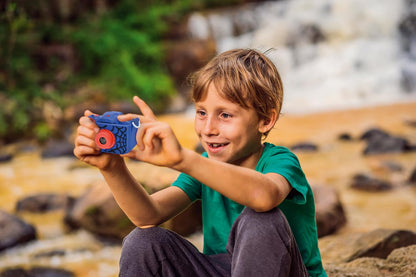 Lexibook, Spider-Man, Fotocamera 4-in-1 per bambini con protezione, Funzioni foto, video, MP3 e giochi, 15 cornici per personalizzare le tue foto, Scheda di memoria da 8 GB inclusa, DJ078SP