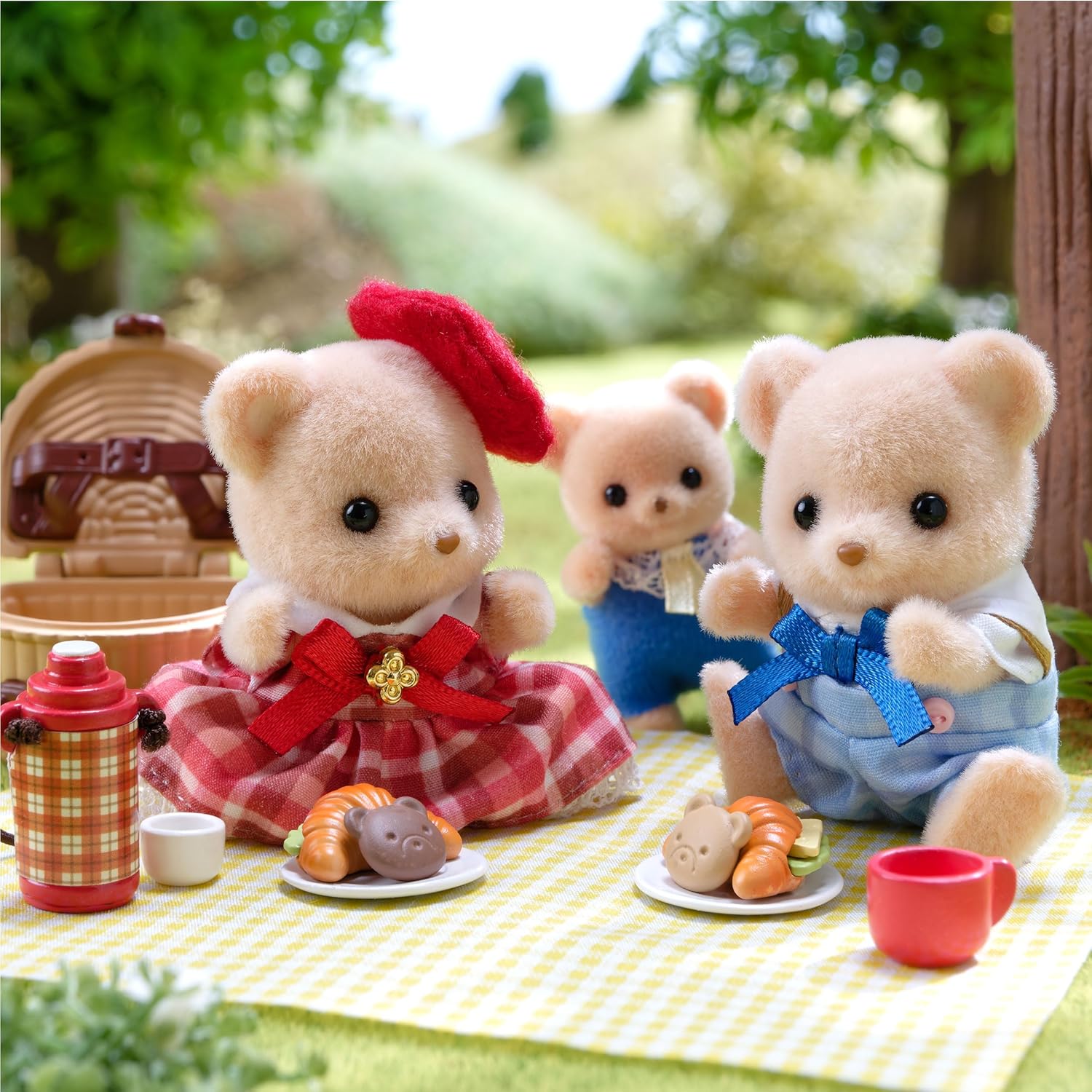 Sylvanian Families - 5852 Biscuit Bären Geschwister Picknickspaß, Spielset mit Tierfigur und Zubehör, Tierfiguren, Bären, Spielzeug für Kinder ab 3 Jahren