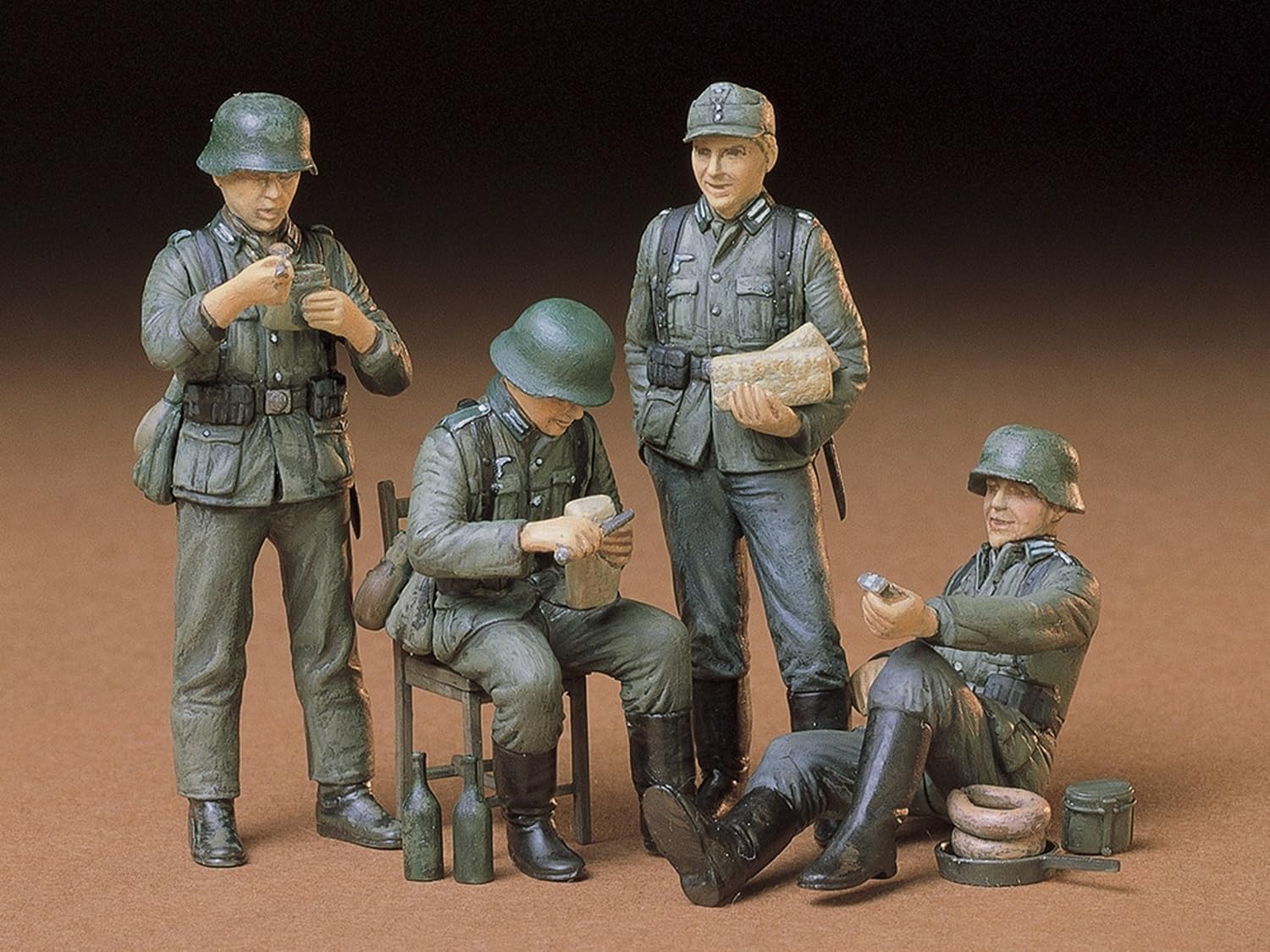 Tamiya 35129 1/35 Special Sale, Military Miniature Series No. 129, German Infantry and Rest Set, Plastic Model