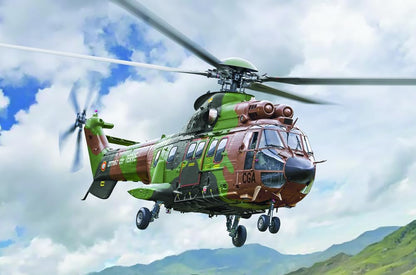 Italeri IT91096 1/72 AS332 Super Puma Plastic Model Helicopter