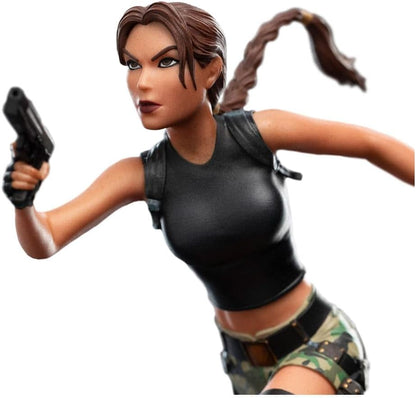 Weta Workshop Tomb Raider Mini Statue Lara Croft: The Sanctuary of Flame 18 cm