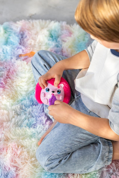 Jumbo - Jumbo Funtasy Family Kiss-Meez Egel - Interactieve Knuffel