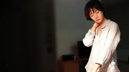 A Girl At My Door Vost