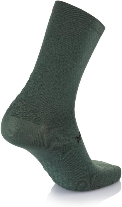 MB WEAR Unisex Evo socks