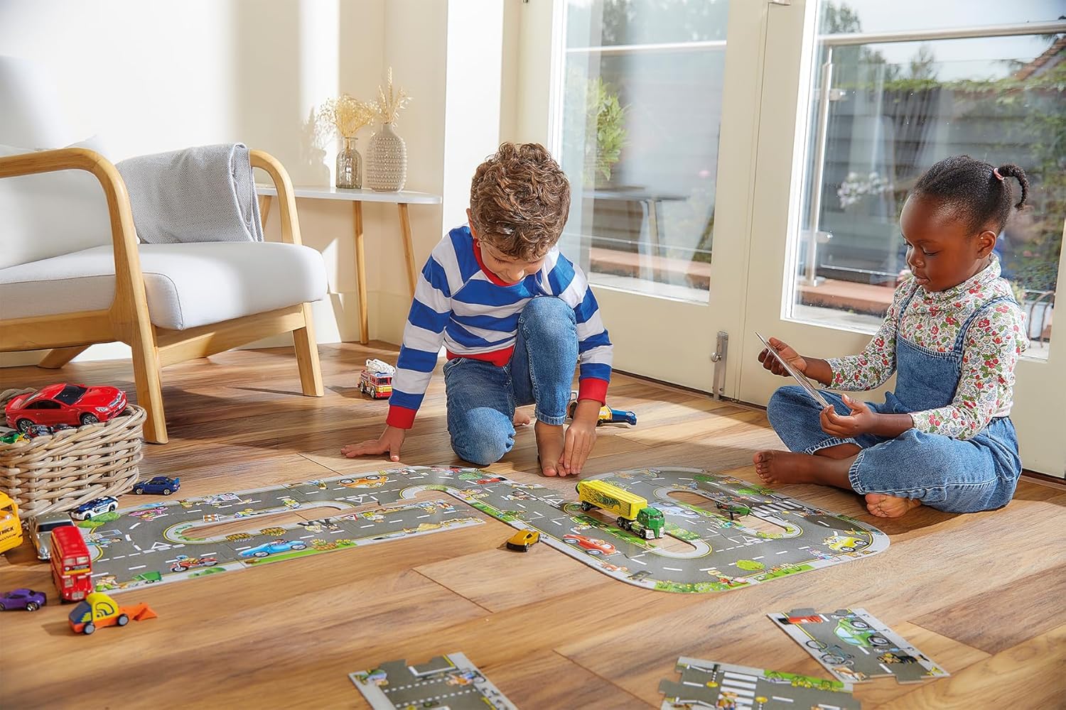Orchard Toys Giant Road Floor Puzzle - Large Interchangeable Car Track Jigsaw Puzzles for 3 Year Olds - Alternative Road Mat for Toy Cars - Educational Kids Jigsaw for Toddlers - Age 3+