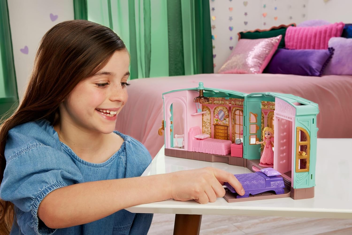 Mattel Universal Pictures’ Wicked So Popular Dorm Small Doll Playset with 3 Play Spaces & 9 Accessories, Inspired by the Movie, JHC00