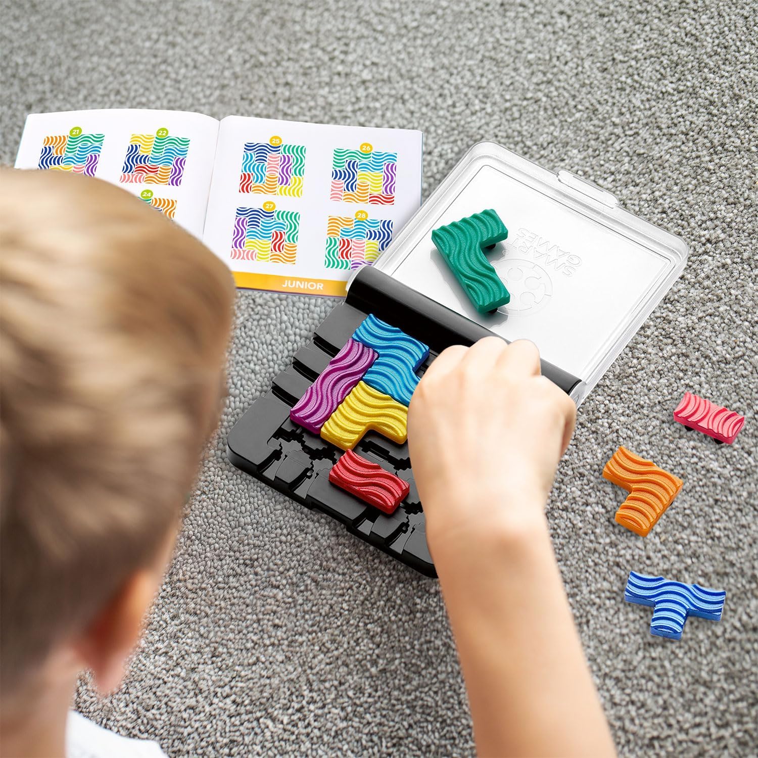 SmartGames - IQ Flow, 1 Player Logic Game with 120 Challenges, Ages 7+