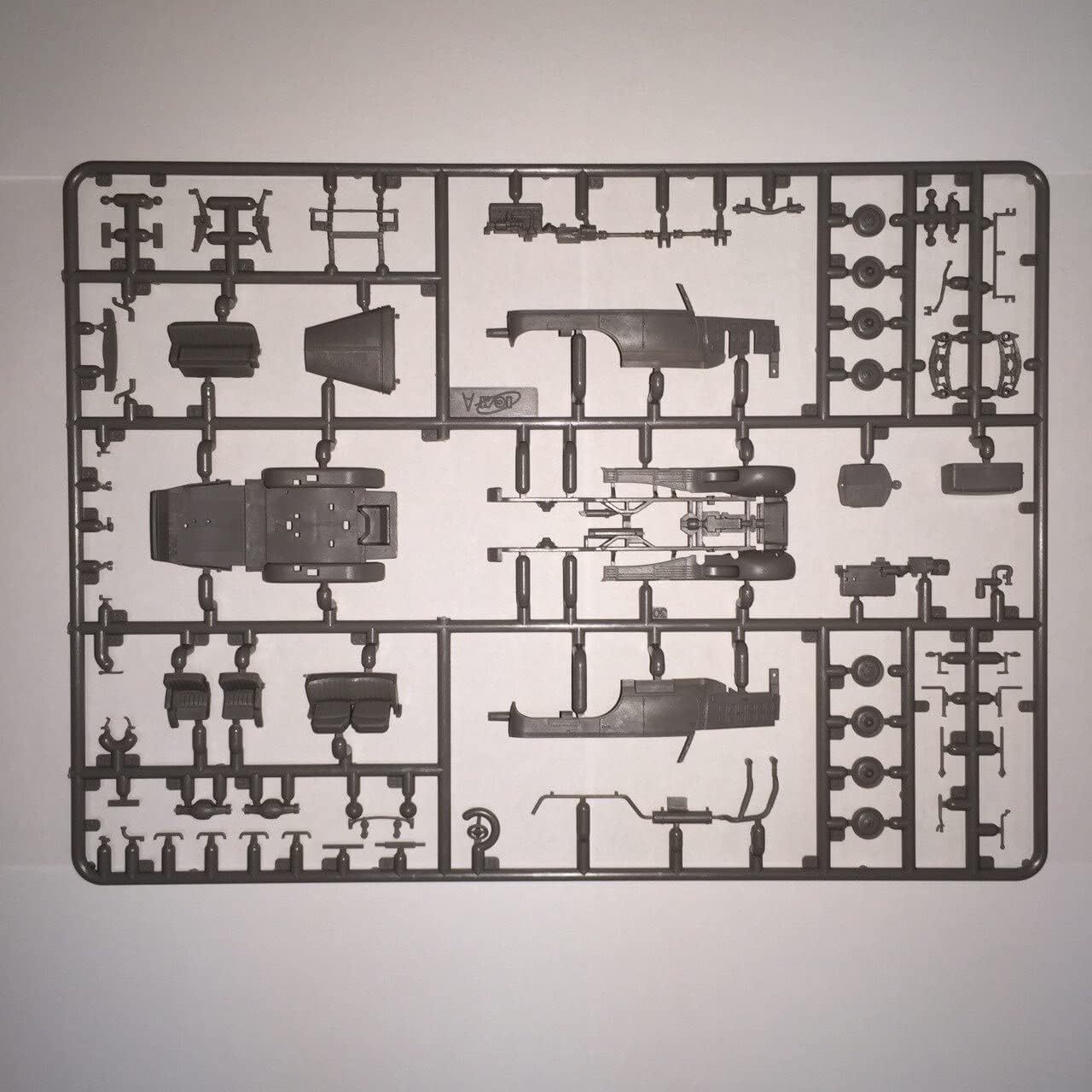 ICM 1:72 - G4 (1935), WWII German Staff Car (snap fit