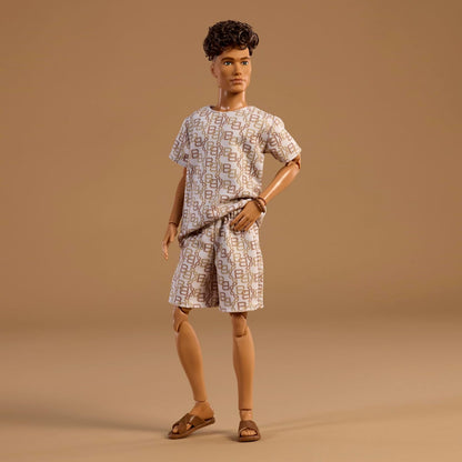 Barbie Signature - Barbie Basics Modello Ken 10, bambola da collezione con capelli castani, outfit coordinato, corpo snodato, idea regalo Festa della Mamma, 6+ anni, JJX29