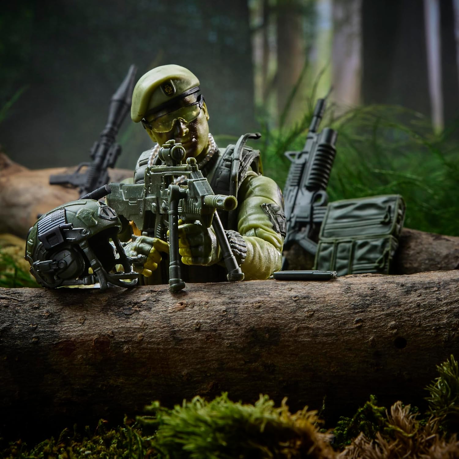 G.I. Joe Classified Series, Legacy Collection: Action Soldier - Special Forces, set con action figure collezionabile da 15 cm e 16 accessori