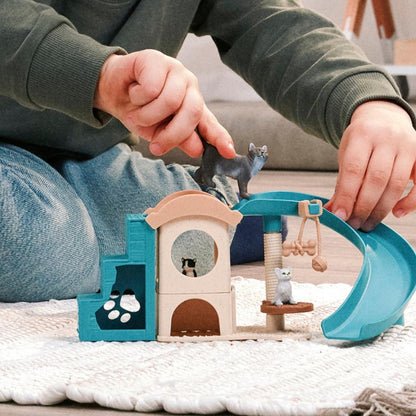 schleich FARM WORLD | Kocia zabawa 42764 | Zestaw z domkiem dla kotów, 3 kotami, drapakiem & akcesoriami | Realistyczna zabawka farma | Prezent dla dzieci od 3 lat | 12 elementów