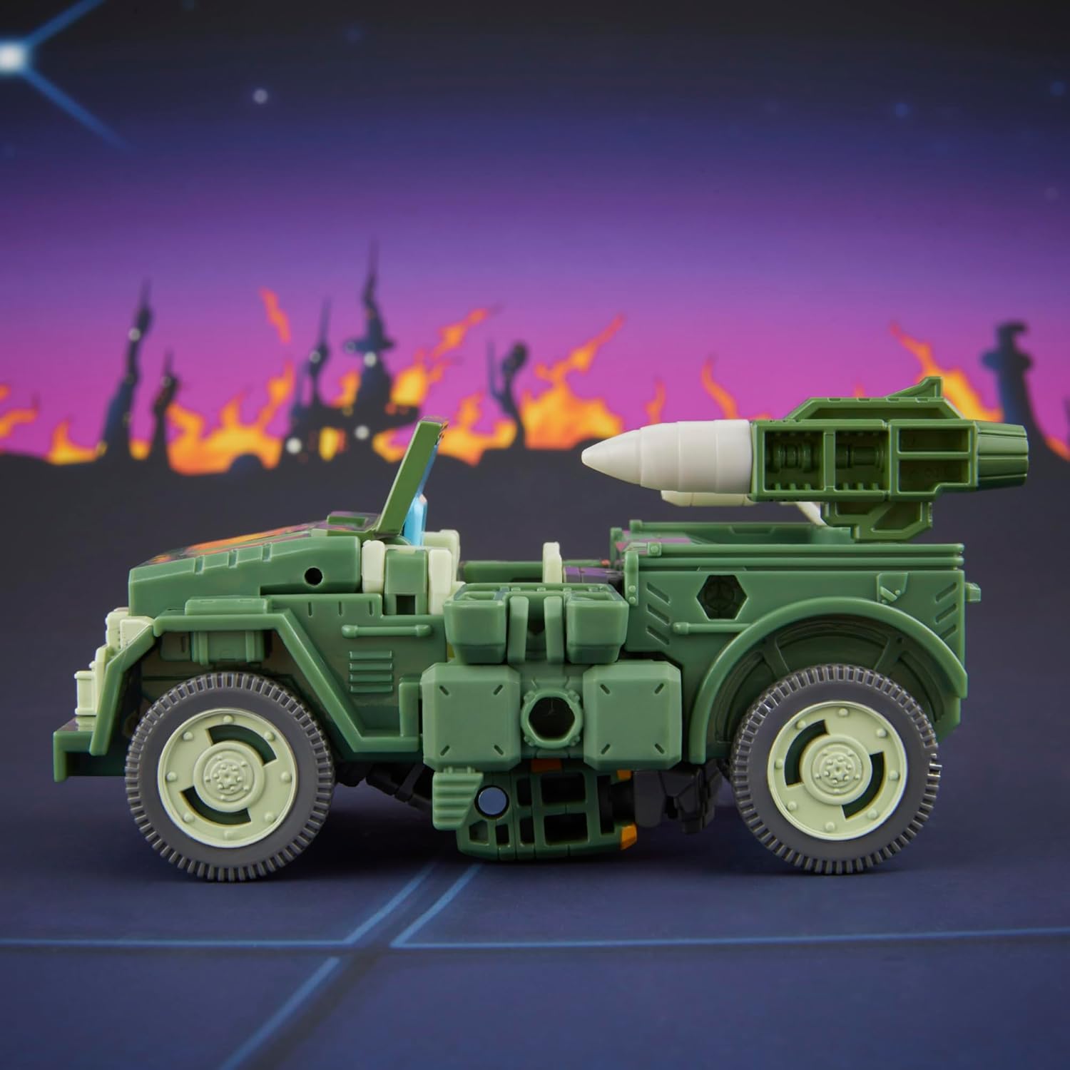 The Transformers: The Movie Studio Series Deluxe Class Action Figure Mtmte Collection: Autobot Hound 14 Cm