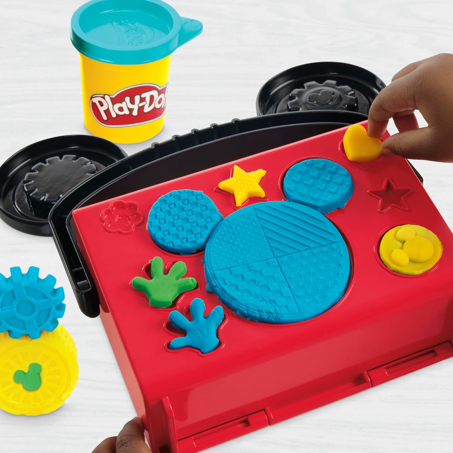 Play-Doh Disney Junior On-the-Go Garage Mickey Mouse Playset, Arts & Crafts Preschool Toys for Children Aged 2+