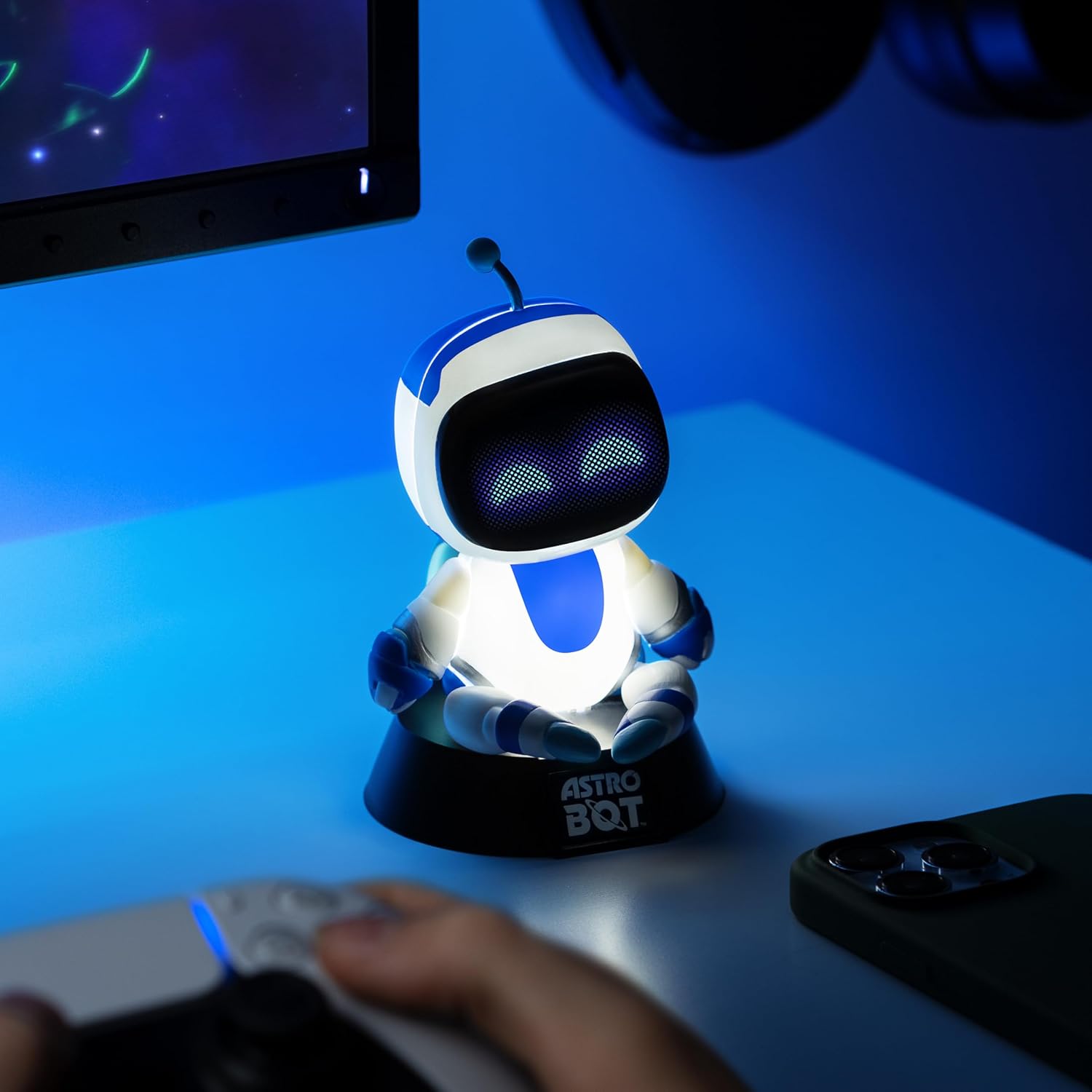 Paladone Astrobot Icon Light – 12cm Character Lamp for Desk, Bedroom or Gaming Setup – Battery‑Powered Display Light