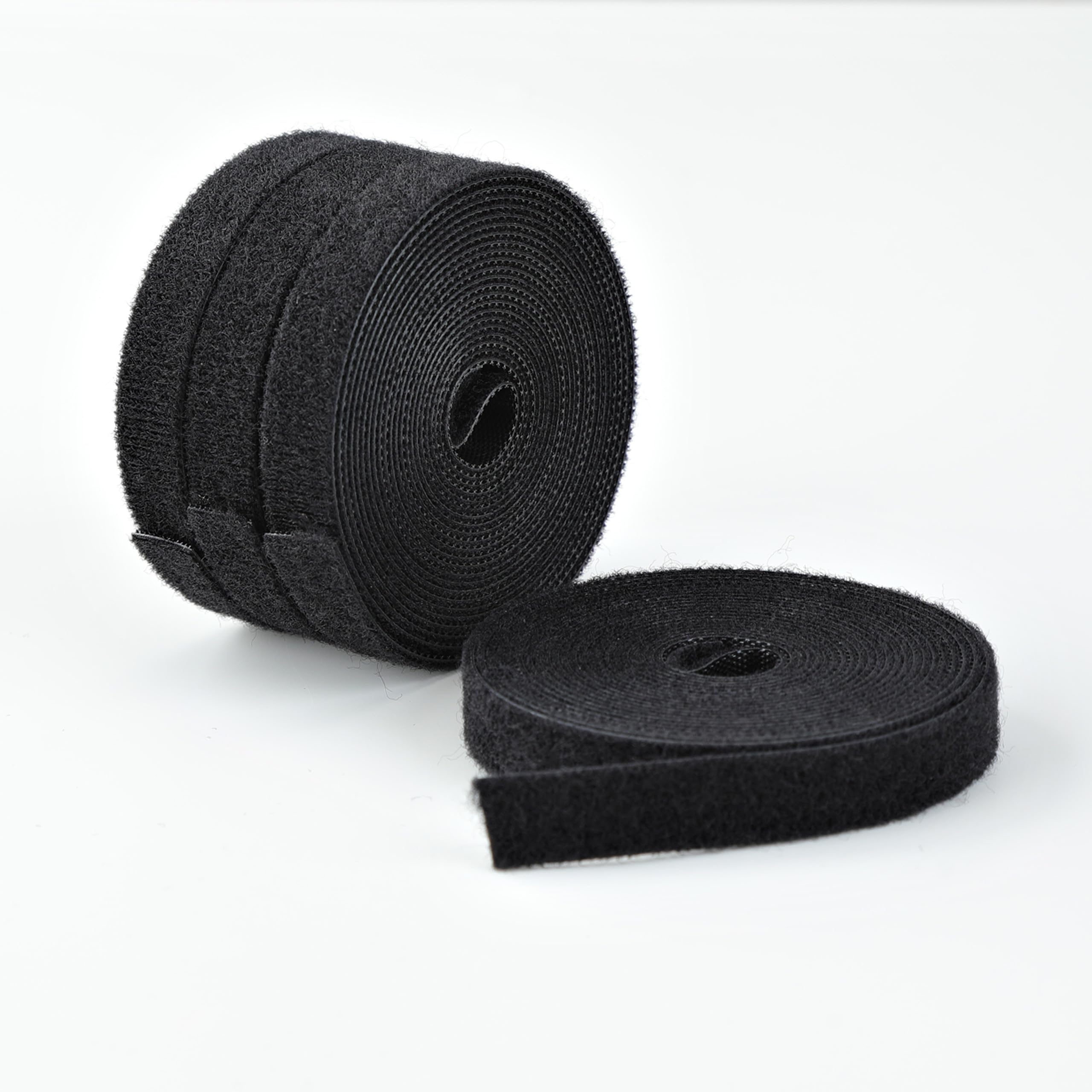 StarTech.com 4-pack 15ft (4.6m) Hook and Loop Roll, 0.5in Wide, Black, Cut-to-Size Reusable Cable Ties, Fastener Tape