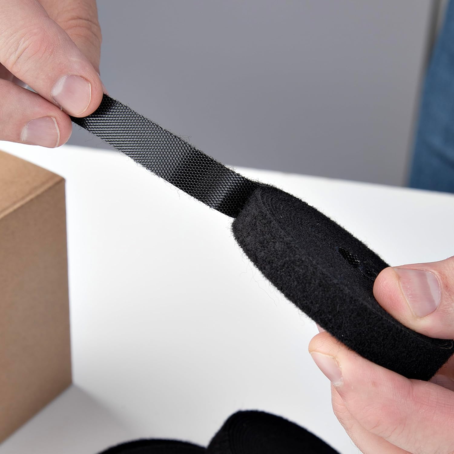 StarTech.com 4-pack 15ft (4.6m) Hook and Loop Roll, 0.5in Wide, Black, Cut-to-Size Reusable Cable Ties, Fastener Tape