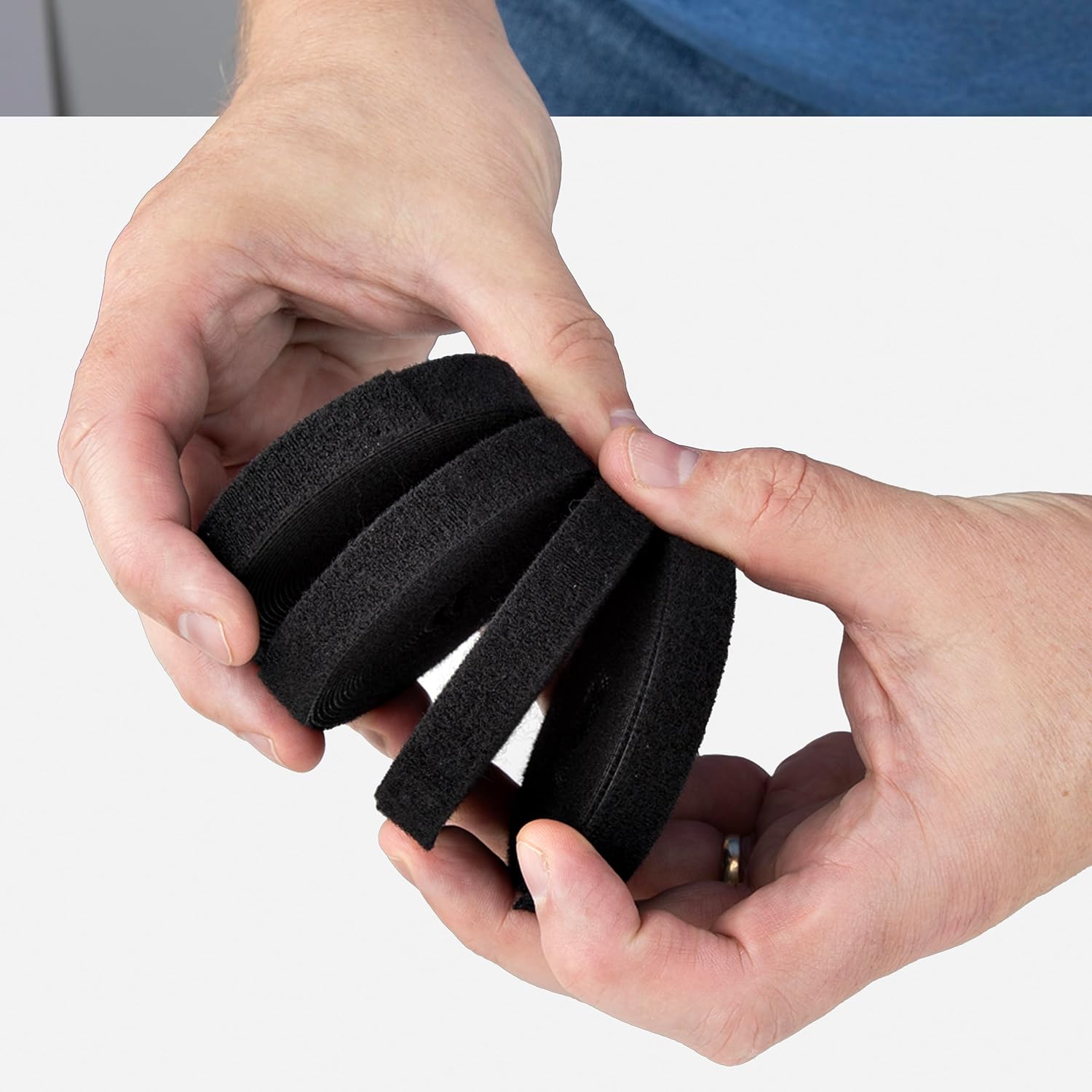 StarTech.com 4-pack 15ft (4.6m) Hook and Loop Roll, 0.5in Wide, Black, Cut-to-Size Reusable Cable Ties, Fastener Tape