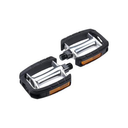 BBB Cycling SteadyRest 2.0 Bicycle Pedals - Non-Slip Rubber Inlay Flat Pedals - High Grip for City, Touring & E-Bikes - Reflectors Included - BPD-45B