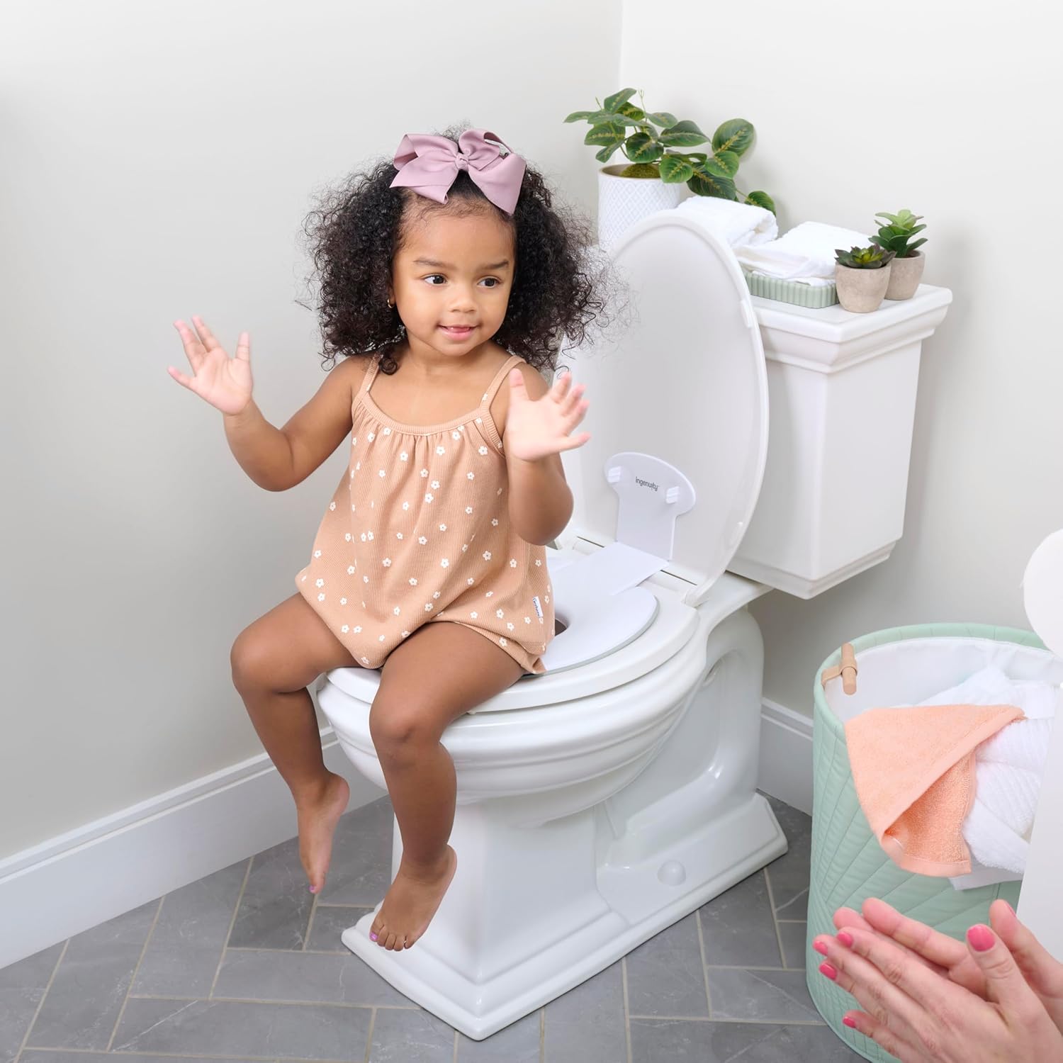 Ingenuity, Flip & Sit Potty, Asiento Semipermanente, Fácil Instalación, Para Mayores de 18 Meses