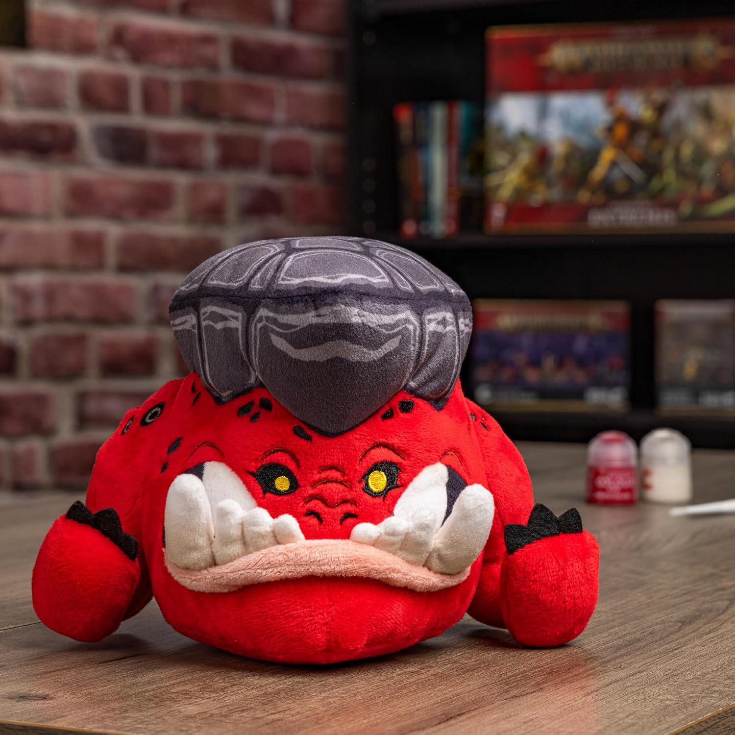 Warhammer Age of Sigmar Klonk the Rockbrow Squig Plush, 7.5 Inch Collectible Soft Toy, Squishable Monster from Mortal Realms, Display Figure for Fans and Gamers, Gift for Teens and Adults