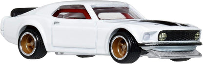 Hot Wheels Cars, Premium Fast & Furious 1:64 Scale Die-Cast Car for Collectors Inspired by Fast & Furious Movie Franchise, JHW72