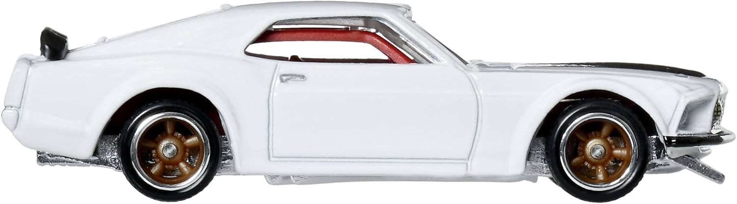 Hot Wheels Cars, Premium Fast & Furious 1:64 Scale Die-Cast Car for Collectors Inspired by Fast & Furious Movie Franchise, JHW72