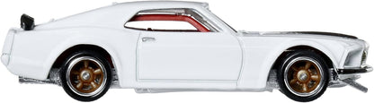 Hot Wheels Cars, Premium Fast & Furious 1:64 Scale Die-Cast Car for Collectors Inspired by Fast & Furious Movie Franchise, JHW72