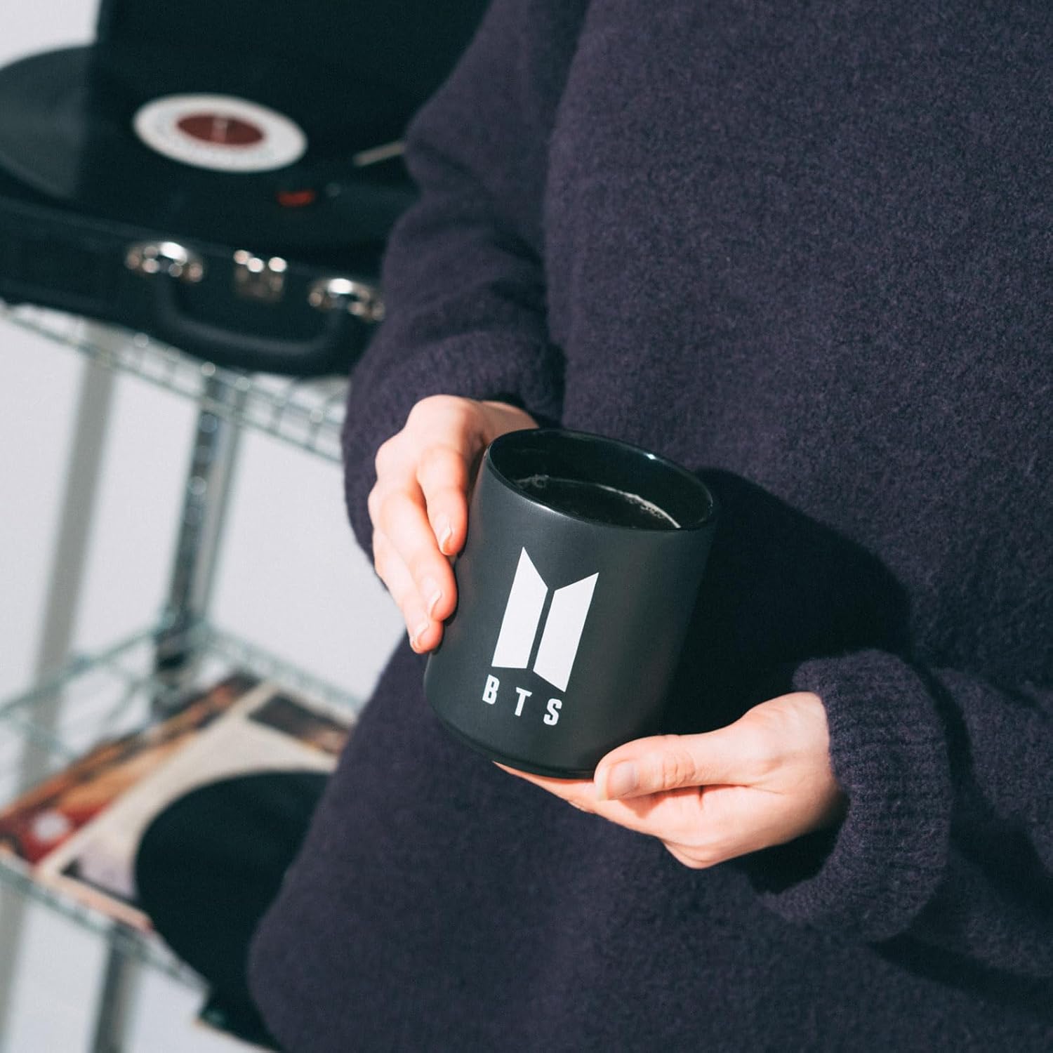 Grupo Erik Tazza BTS - Tazza Colazione Ceramica con Colori Vivaci e Stampa di Alta Qualità 350 ml, Adatte a Lavastoviglie e Microonde | Tazzine Caffe Particolari, Kpop Gadget