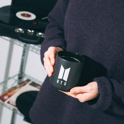 Grupo Erik Tazza BTS - Tazza Colazione Ceramica con Colori Vivaci e Stampa di Alta Qualità 350 ml, Adatte a Lavastoviglie e Microonde | Tazzine Caffe Particolari, Kpop Gadget