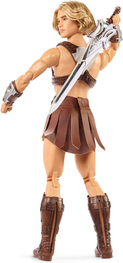 Barbie Signature-Puppe, Ken He-Man-Sammelfigur mit Kampfharnisch, Schwert, Puppenständer und Display-Verpackung, Motu Film-Thema, JJY03