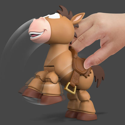 Mattel Disney en Pixar Toy Story 5 Poserend Paardenfiguur met Geluiden, Kleine Partner Bullebeest Aanraakgeactiveerde Speelposities, JKV48 | Posable Figuur 7.4", Touch Geactiveerde Play-posities, Func