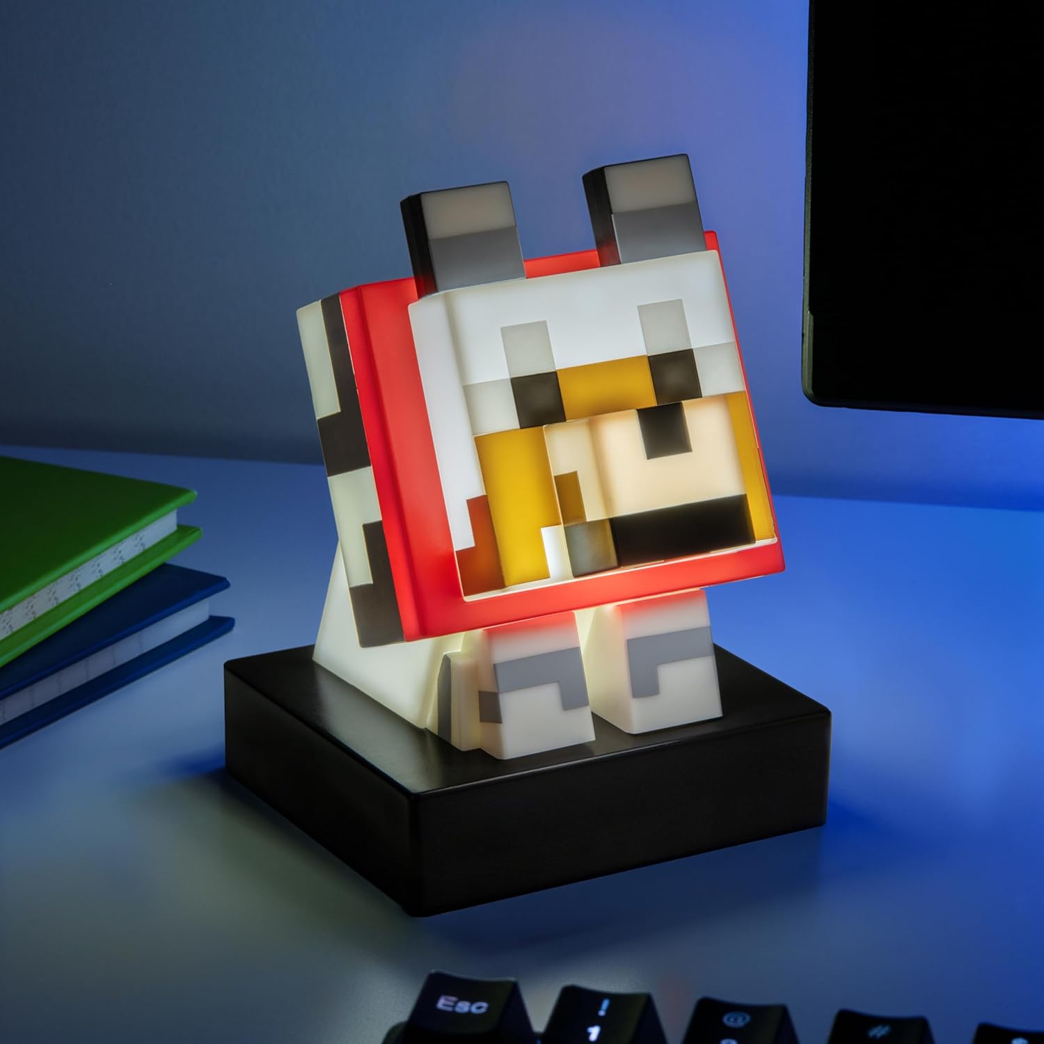 Paladone Minecraft Wolf Icon Light – 11cm Light‑Up Figure for Bedroom, Desk or Gaming Setup – Battery Powered