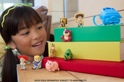 Pixar Mini Figure, Little Stars, 1.5 Inch Backpack Pizza Planet, Surprise Figure and Accessories for Children Aged 3+