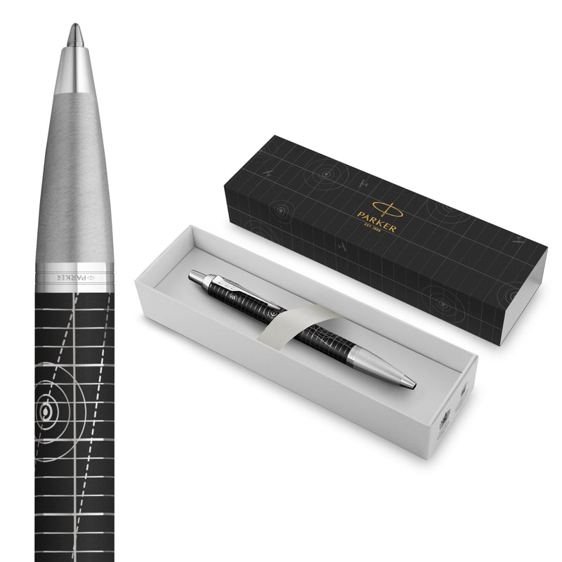 Parker IM Premium Penna a sfera | Collezione Legacy of Flight | Rifiniture cromate | Punta Media | Inchiostro blu | Confezione Regalo