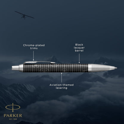 Parker IM Premium Penna a sfera | Collezione Legacy of Flight | Rifiniture cromate | Punta Media | Inchiostro blu | Confezione Regalo