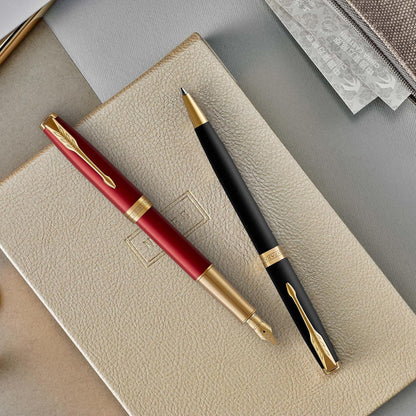 Parker Sonnet penna a sfera | laccatura di colore nero opaco con finiture in palladio | pennino medio | Confezione regalo