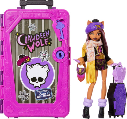 Monster High Monstrueux Secrets Coffret Clawdeen Wolf avec poupée et accessoires, destination : Chalet squelettastique, avec une valise et plus de 19 surprises (vêtements inclus), JMG65