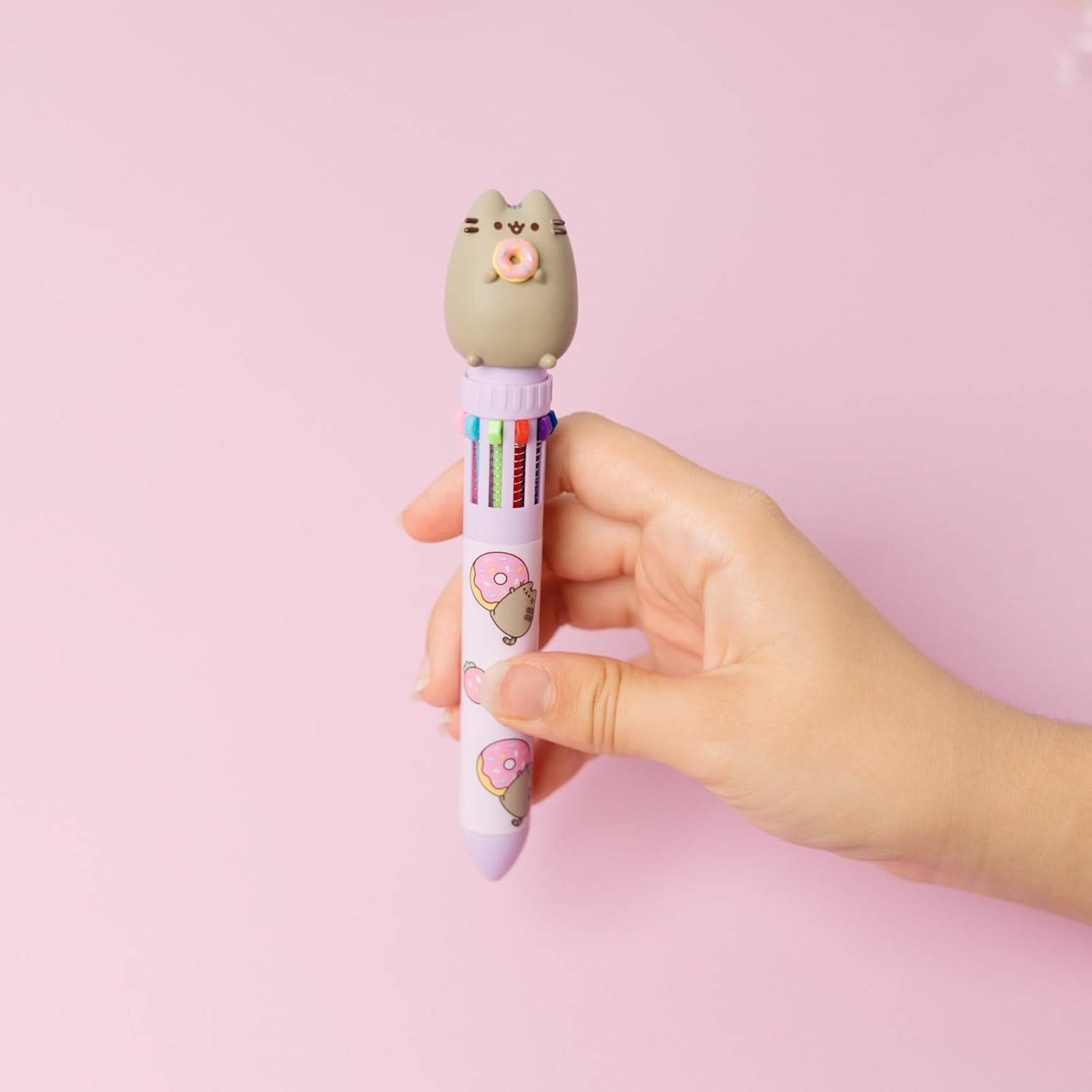 Grupo Erik - Stylo 10 couleurs en 1 Pusheen | Stylo Bille Rétractable Original | Fournitures Scolaires, Cadeau Enfant, Rentrée Scolaire, Fournitures Kawaii