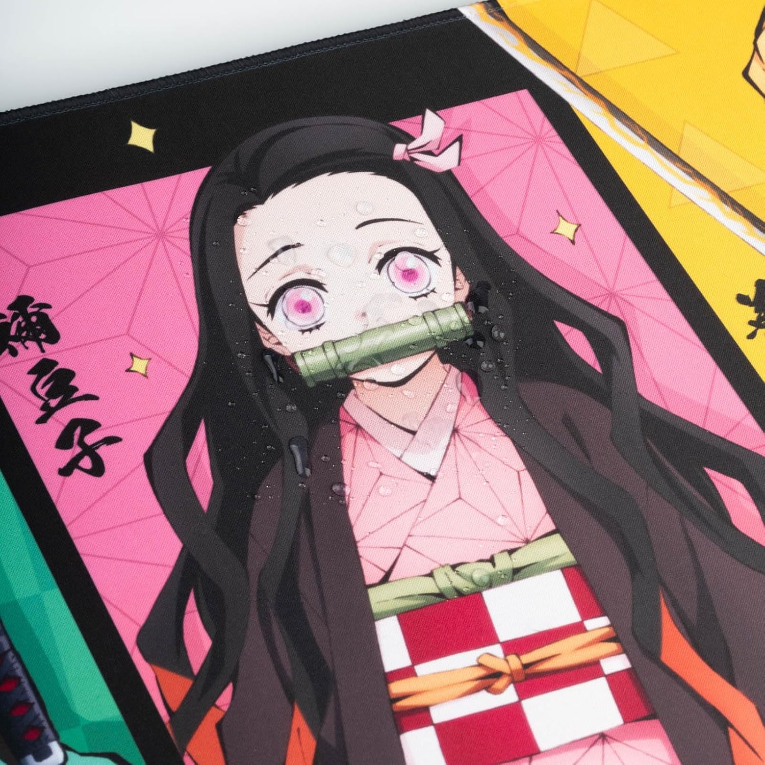 Grupo Erik Gaming Mauspad XXL Demon Slayer Manga Mousepad Groß - Gaming Mousepad XXL - rutschfeste Unterseite Wasserabweisend und verstärkte Kanten - Kimetsu no Yaiba Demon Slayer Merch