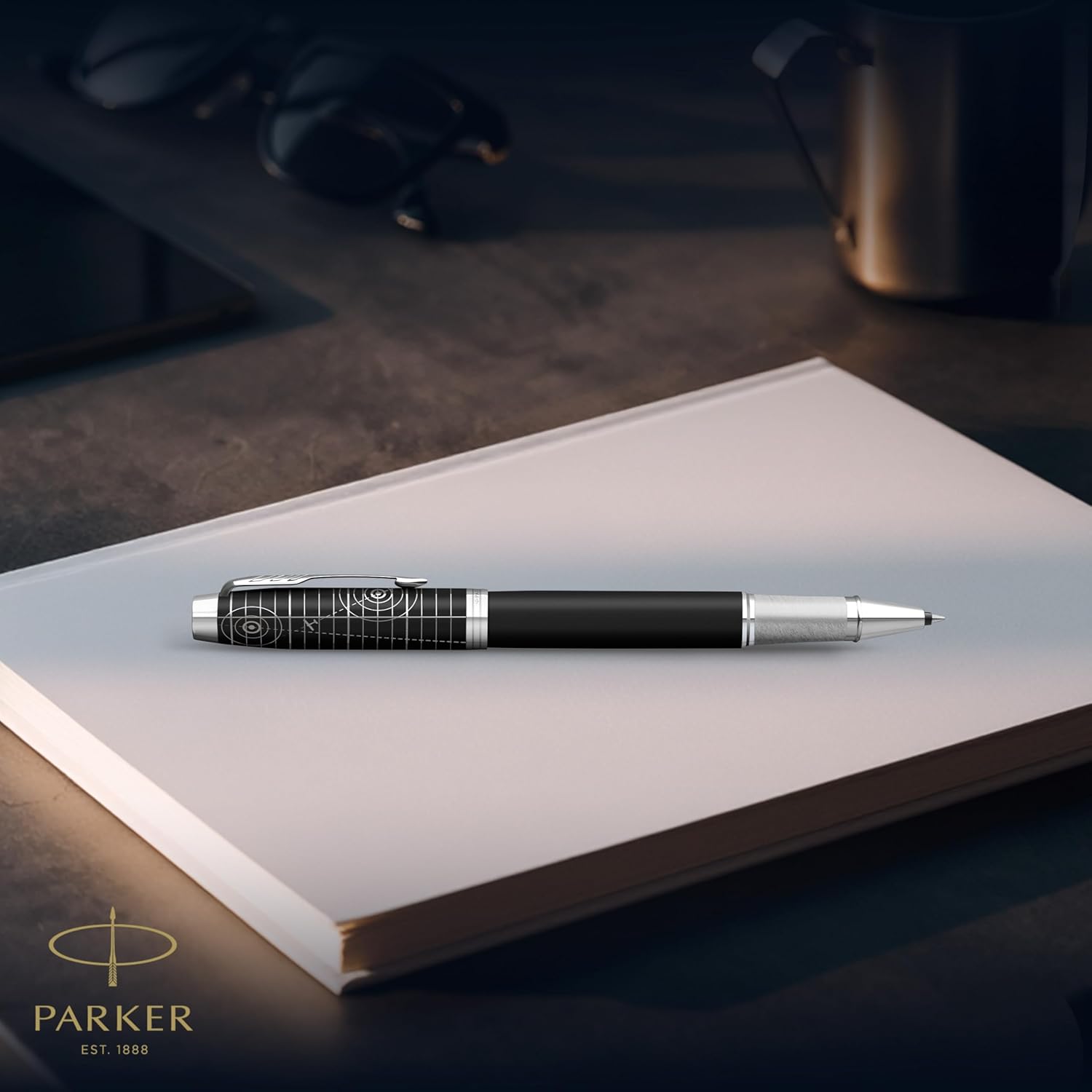Parker IM Premium Penna Rollerball | Collezione Legacy of Flight | Rifiniture Cromate | Punta Fine | Inchiostro Nero | Confezione Regalo